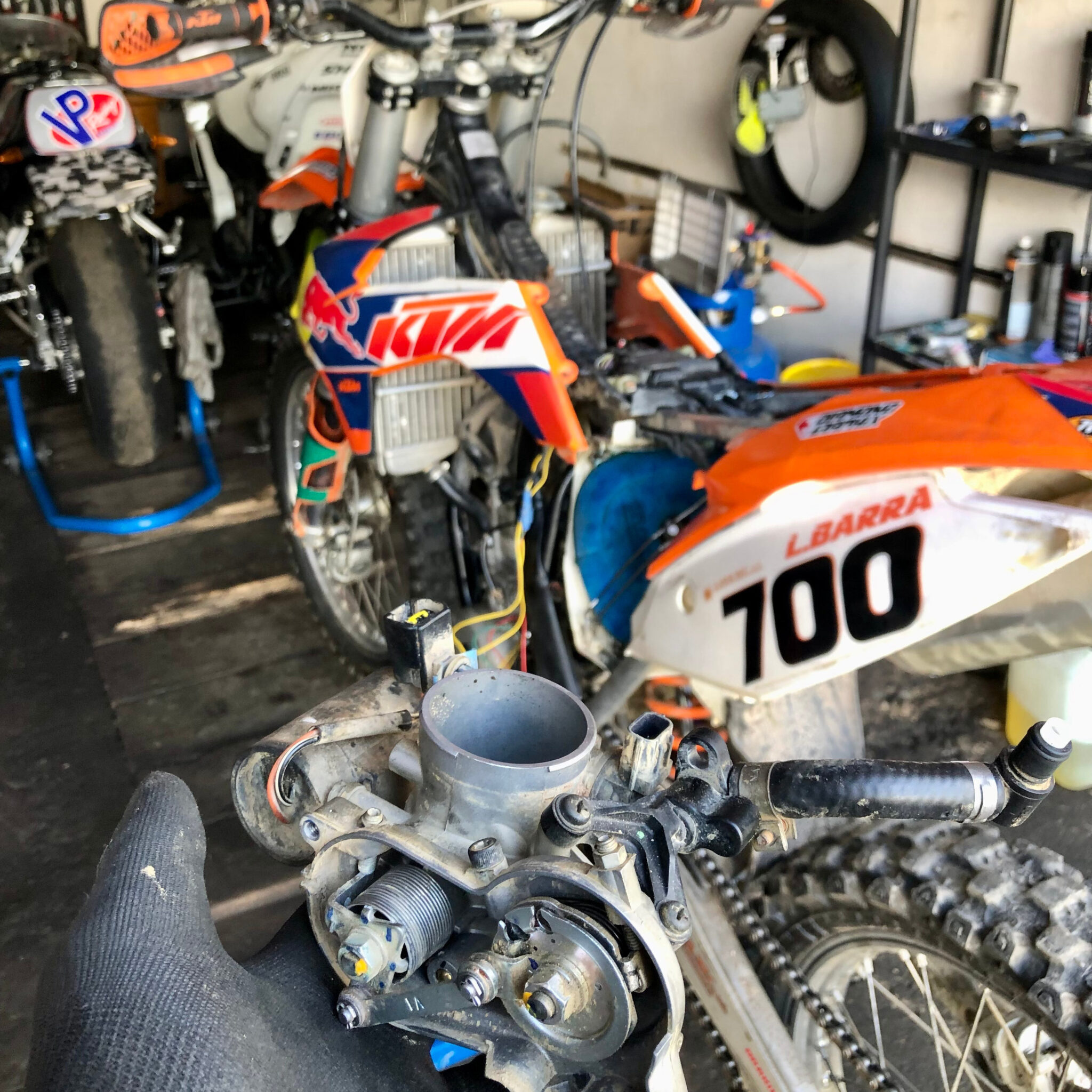 SÚ KTM SXF250 diagnostika a výmena vstrekovača